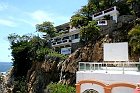 20100501-8360-OneSideOfElMiradorHotel-QuebradaNeihborhood-Acapulco